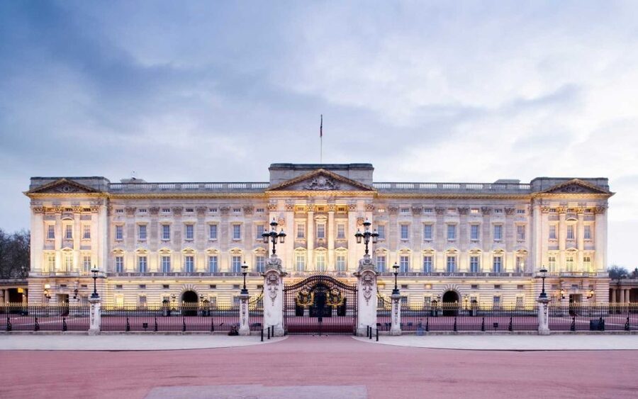 London: Palaces and Parliament Walking Tour - Big Ben, Parliament Square, and Westminster Abbey