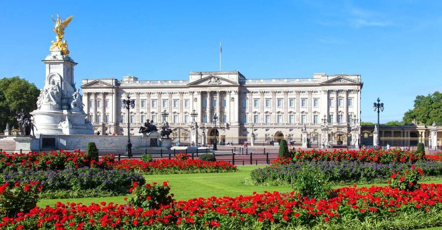 London Royal Tour - Buckingham Palace Entry - 12 guests 2,5h - Why this tour begins in Hyde Park