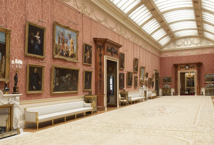London: Royal Walking Tour and Buckingham Palace Audio Tour - What the Guide Adds