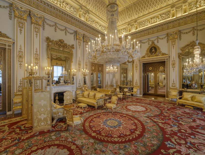 London: Royal Walking Tour and Buckingham Palace Audio Tour - St. James’s Palace and Clarence House