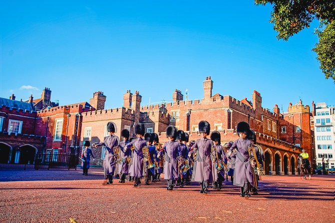 London's Palaces & Parliament Tour (See Over 20+ London Top Sights) - Guide style: stories, humor, and practical help