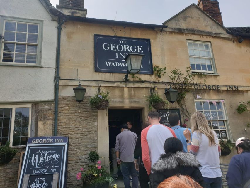London: Stonehenge, Windsor Castle, Bath, Lacock & Pub Lunch - The guides can shape the whole experience