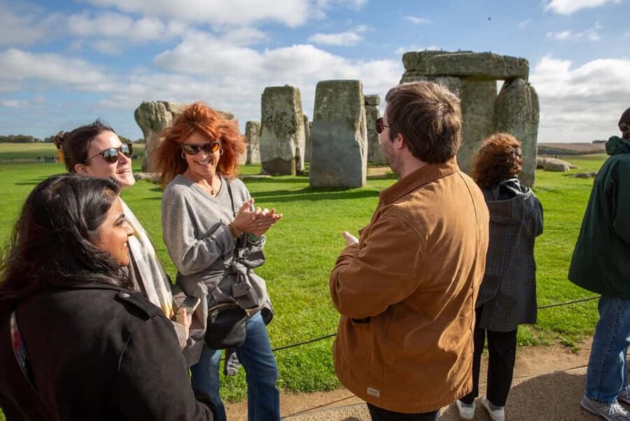 London: Stonehenge, Windsor Castle, Bath, Lacock & Pub Lunch - Four major English sights in one very full day
