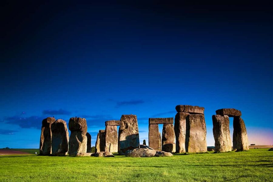 London: Stonehenge, Windsor Castle, Bath, Lacock & Pub Lunch - Stonehenge: the day’s strongest single sight