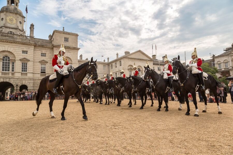 London: The Changing of the Guard Tour and Buckingham Palace - Forty minutes with the guards