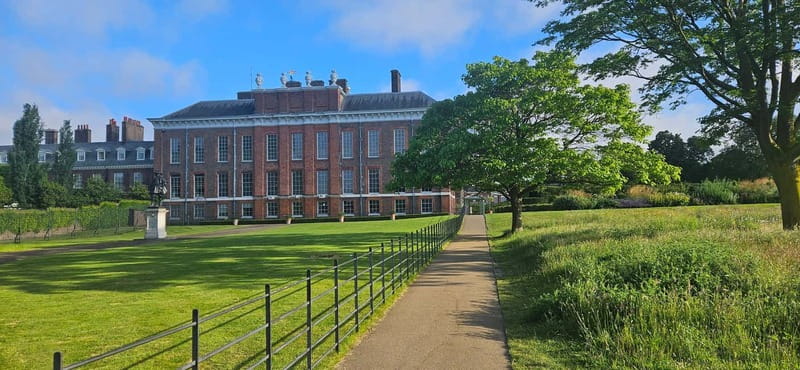 London: VIP Kensington Palace Gardens Tour & Royal High Tea - Should you book the Kensington Palace Royal Tea experience?