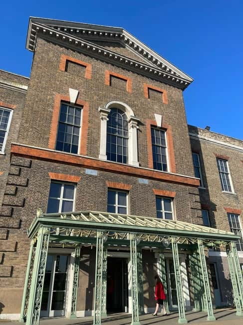 London: VIP Kensington Palace Gardens Tour & Royal High Tea - Who will enjoy this experience most