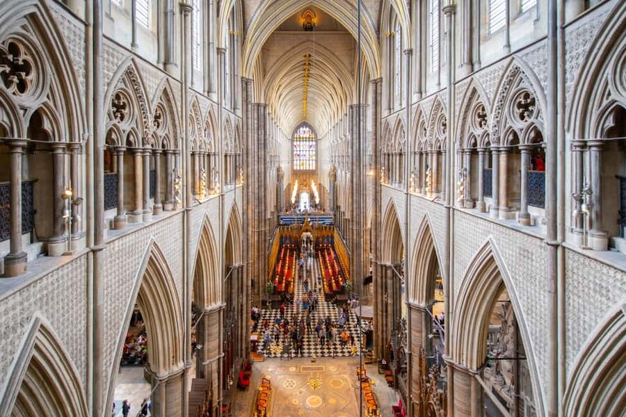 London: Westminster Abbey, Big Ben & Buckingham Guided Tour - What the guides add to the experience
