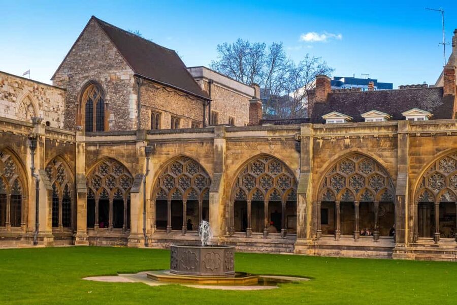London: Westminster Abbey, Big Ben & Buckingham Guided Tour - Who should book this London walking tour?