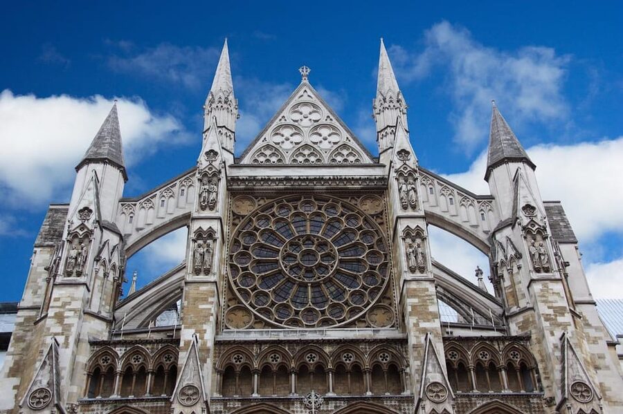 London: Westminster Abbey, Big Ben, Buckingham Palace Tour - Starting at Winston Churchill in Parliament Square