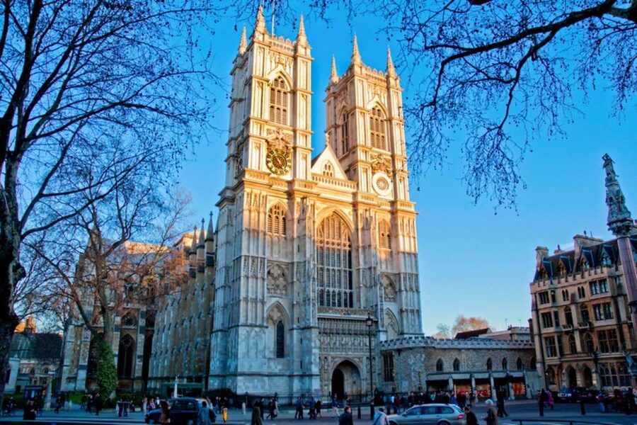 London: Westminster Tour and Windsor Castle Entry Ticket - From the Ritz to Buckingham Palace