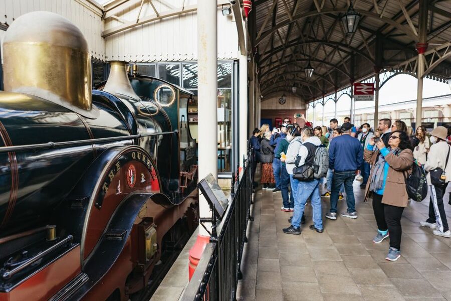 London: Windsor Castle, Stonehenge & Bath Full-Day Tour - Food, timing, and the daily rhythm