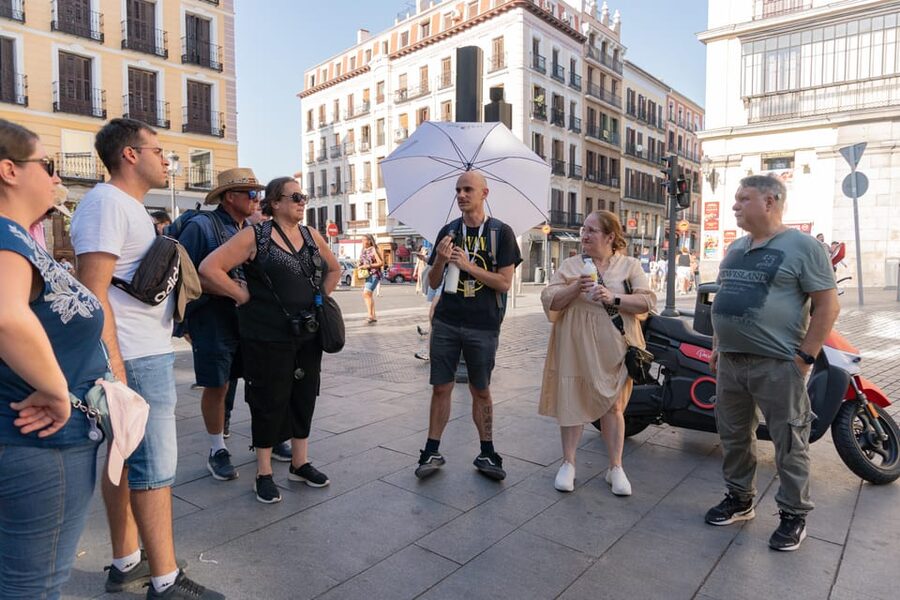 Madrid: Afternoon Royal Palace and Almudena Cathedral Tour - Starting in Plaza de Oriente