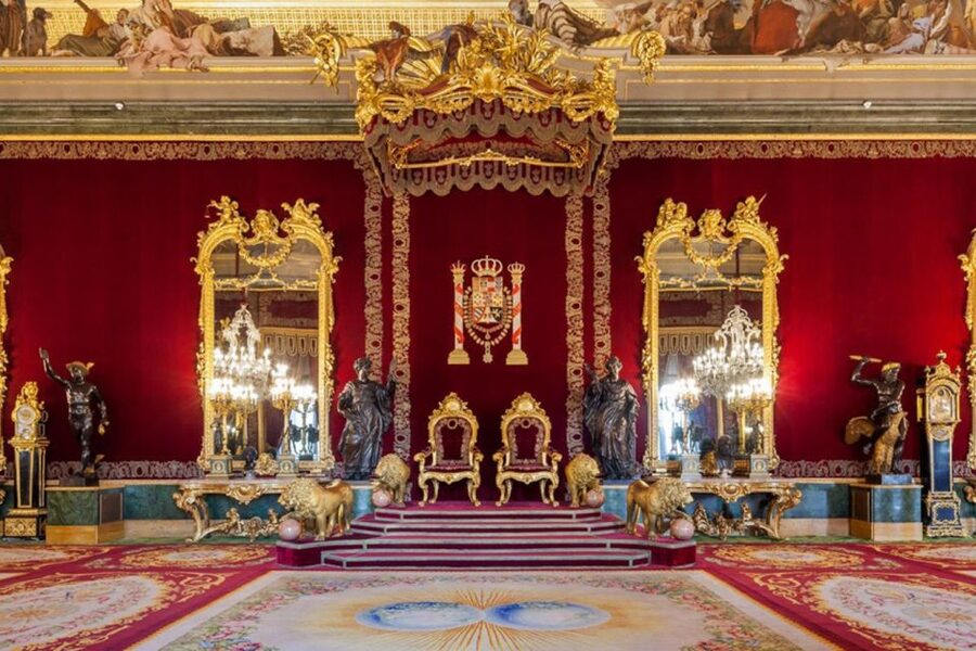 Madrid: Afternoon Royal Palace and Almudena Cathedral Tour - The guide style and bilingual question