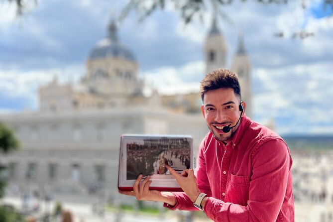 Madrid Essential: Historic Center, Plaza Mayor & Royal Palace - The old pharmacy and Plaza de la Villa