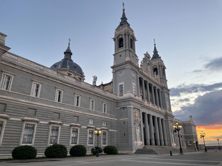 Madrid: Guided Tour of Prado Museum and Royal Palace - Timing, access, and practical details