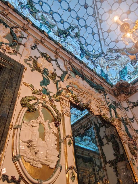 Madrid: Guided visit at the Royal Palace with tour guide - Buying the €16 palace ticket on the day