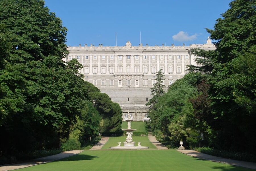 Madrid: Guided Visit to the Royal Palace - The throne room beneath Tiepolo’s ceiling