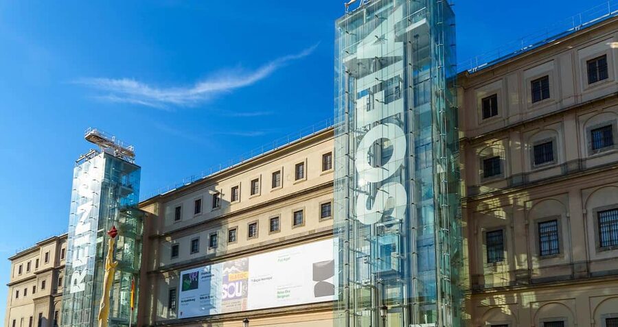Madrid MegaCombo Tickets: Royal Palace & 3 Top Museums - The audio guide and 1 GB eSIM
