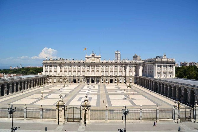 Madrid Old Town & Royal Palace Walking Tour Skip the Line Ticket - What the two-hour route really delivers