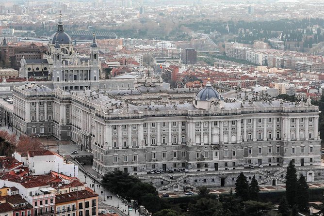 Madrid Old Town & Royal Palace Walking Tour Skip the Line Ticket - Mercado de San Miguel: a quick taste of Spanish food culture
