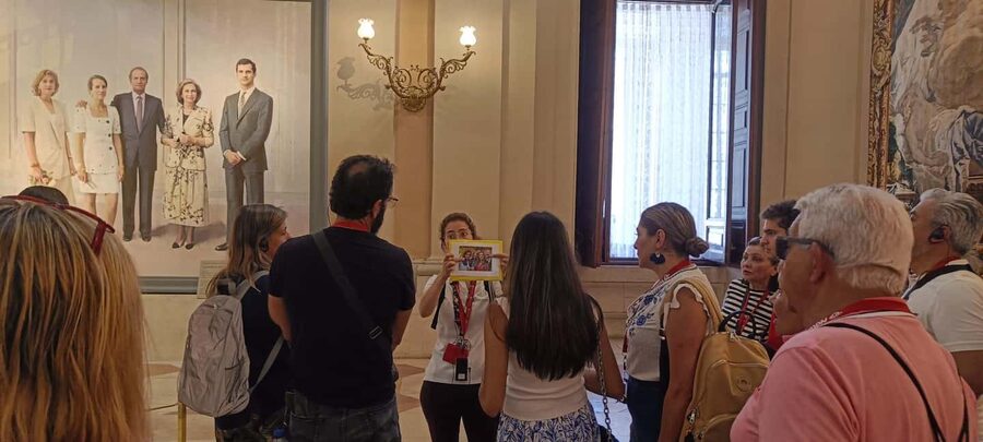 Madrid: Prado Museum and the Royal Palace Guided Tour - The walk from the palace to the Prado