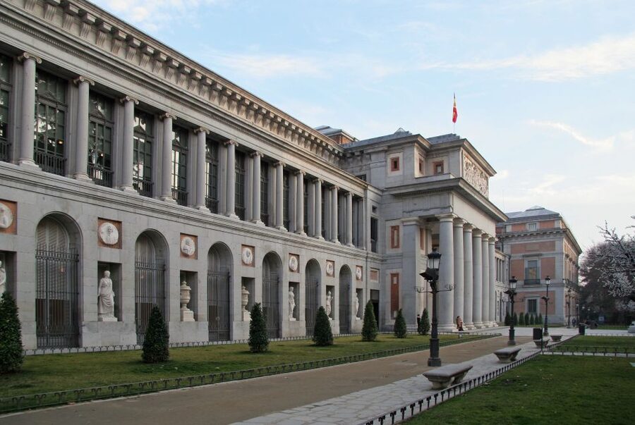Madrid: Prado Museum & Royal Palace Private Tour w/ Tickets - Entering Europe’s largest royal palace