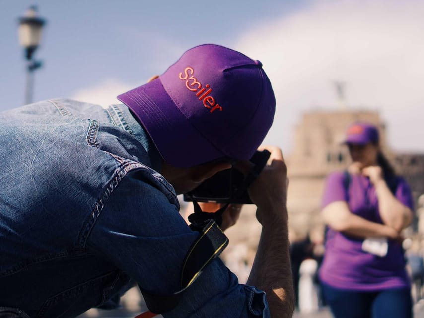 Madrid: Professional photoshoot at The Royal Palace - Meeting at the Monument to Felipe IV