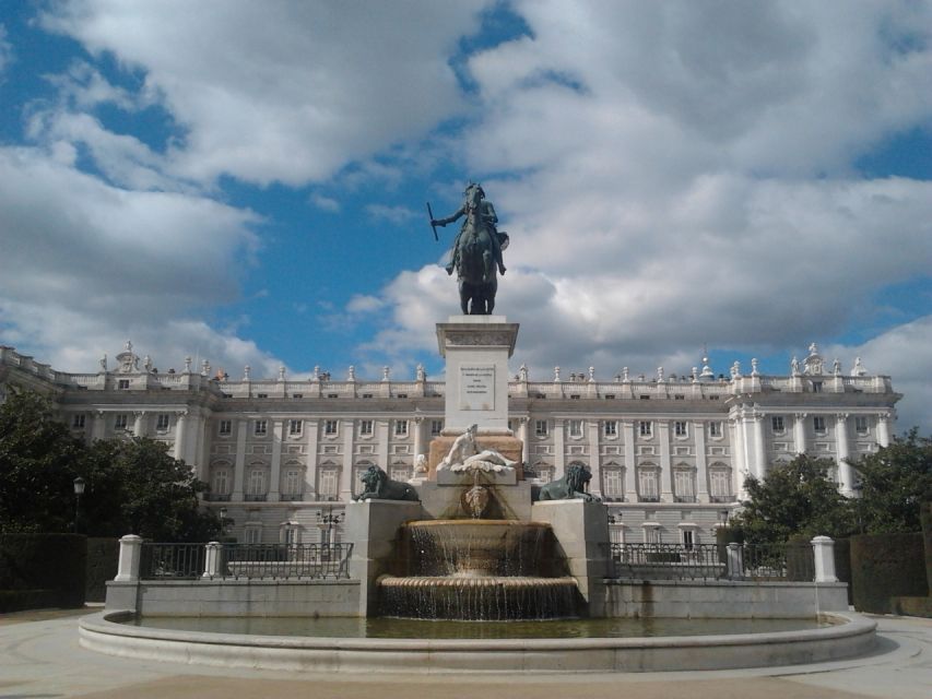 Madrid: Royal Palace and Almudena Cathedral Small-Group Tour - Starting at Ópera and Almudena Cathedral