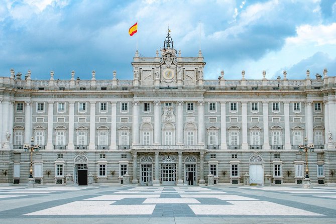 Madrid Royal Palace and Prado Museum Private Tour with Transfers - Entering Madrid’s Royal Palace