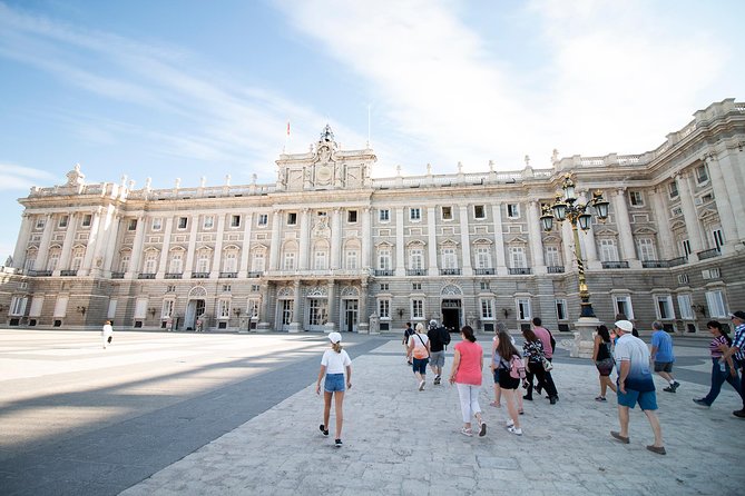 Madrid: Royal Palace Expert Guided Tour with Optional Tapas - Why Madrid’s Royal Palace deserves two hours
