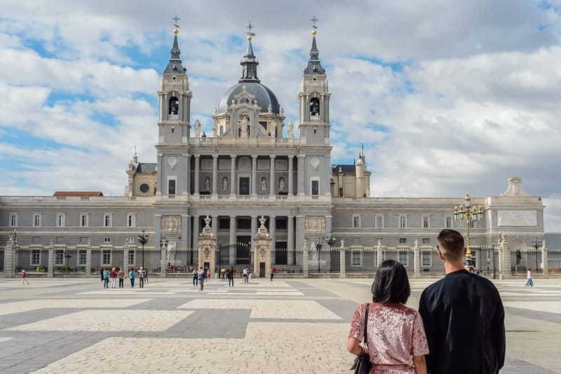 Madrid: Royal Palace Expert Guided Tour with Skip-the-Line - The Throne Room and the Meaning of Royal Ceremony