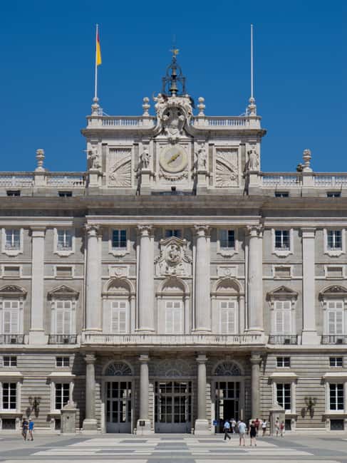 Madrid: Royal Palace Guided Tour with Admission - Meeting at Opera and walking through Plaza de Oriente