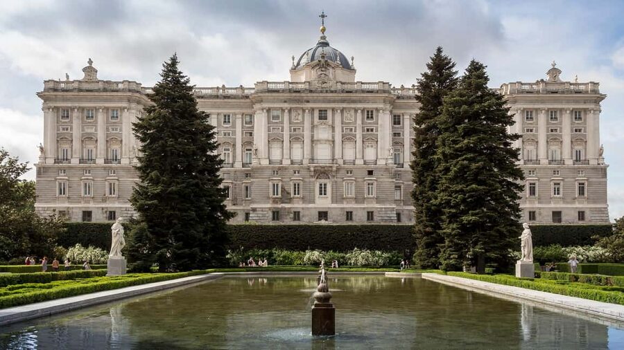 Madrid: Royal Palace Guided Tour with Admission - Entering the Royal Palace with an express security check