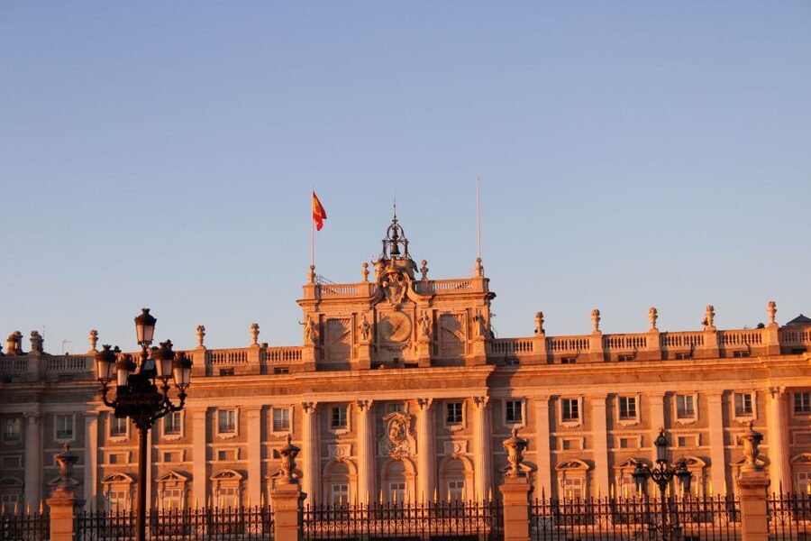 Madrid: Royal Palace Guided Tour with Entry Ticket - Key points at a glance