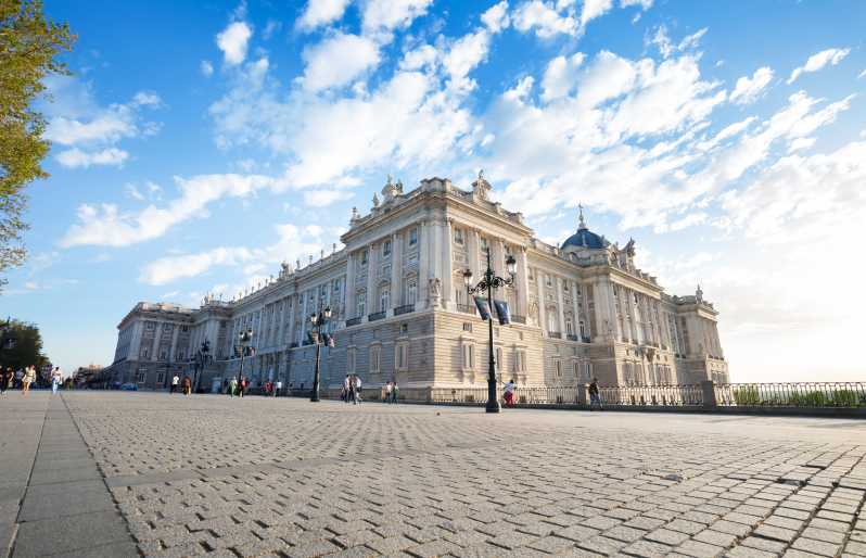 Madrid: Royal Palace Guided Tour with Skip-the-Line Entry - Art, clocks, armor, and porcelain