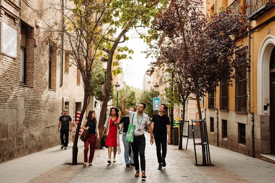 Madrid: Royal Palace, Prado Museum & Historic Center Tour - Key points to know before booking