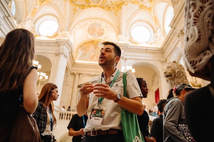 Madrid: Royal Palace, Prado Museum & Historic Center Tour - What the guide adds to the experience
