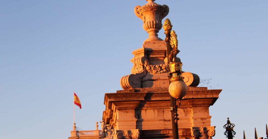 Madrid: Royal Palace Private Tour with Entry Ticket - Key points to know before booking