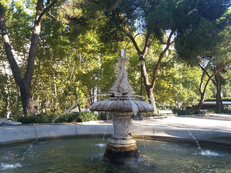 Madrid: Royal Palace Private Tour with Tickets - Cancellation and schedule changes