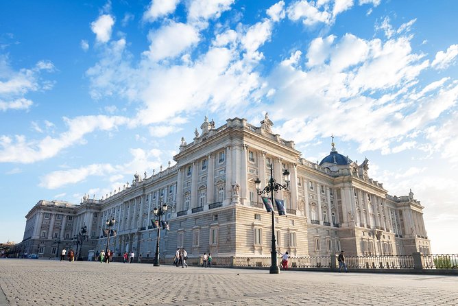 Madrid Royal Palace Professional Guided Tour with Skip the Line - What you can see after the guided portion