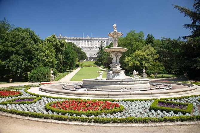 Madrid Royal Palace Professional Guided Tour with Skip the Line - Who should book this palace tour?
