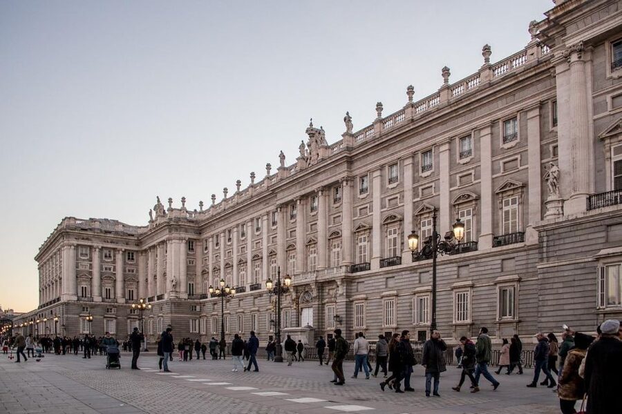 Madrid: Royal Palace Skip-the-Line Guided Tour - Plaza Mayor and the old city center