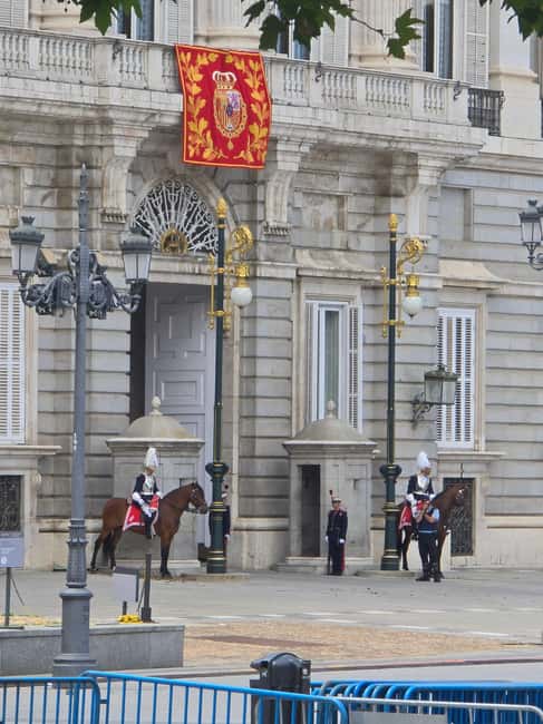 Madrid: Royal Palace Small Group Tour with Skip-the-Line - Why the Royal Palace Needs a Guide