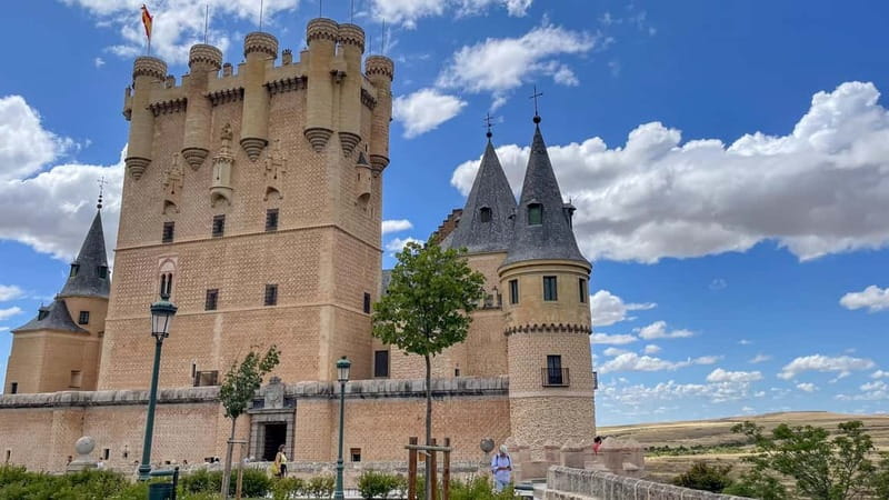 Madrid: Segovia & Ávila Full Day with Alcázar & Wall Tickets - Ávila’s old center and the story of Saint Teresa