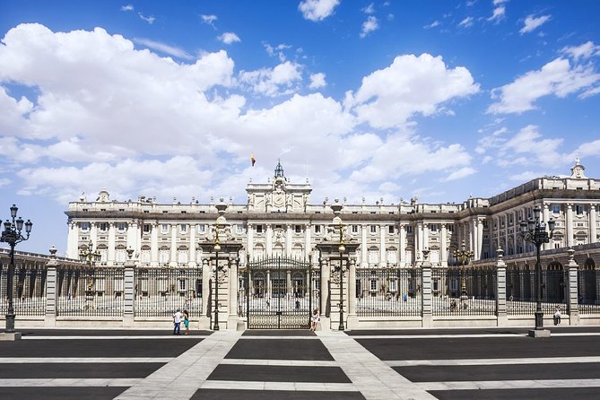 Madrid Sightseeing Tour with Royal Palace Skip the Line Ticket - What this four-hour Madrid tour is really like