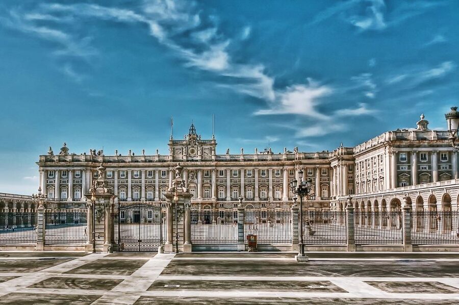 Madrid: Small-Group Royal Palace Guided Tour (Up to 8) - The Prince’s Courtyard, reliquary, and chapel
