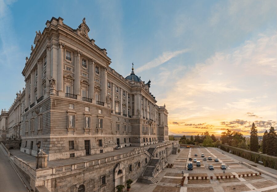 Madrid: The Royal Palace Skip-the-line Guided Tour - Key details at a glance