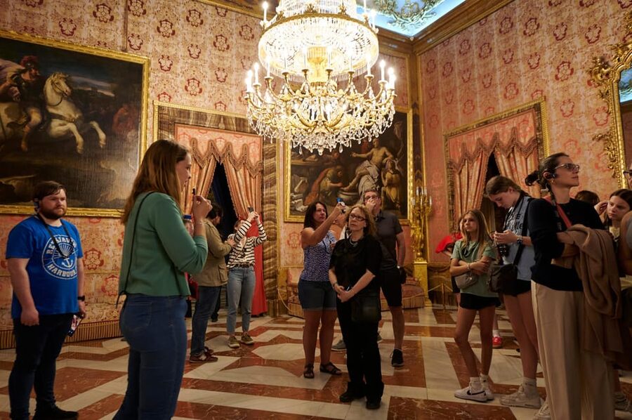 Madrid: The Royal Palace Skip-the-line Guided Tour - The Hall of Mirrors and formal palace spaces