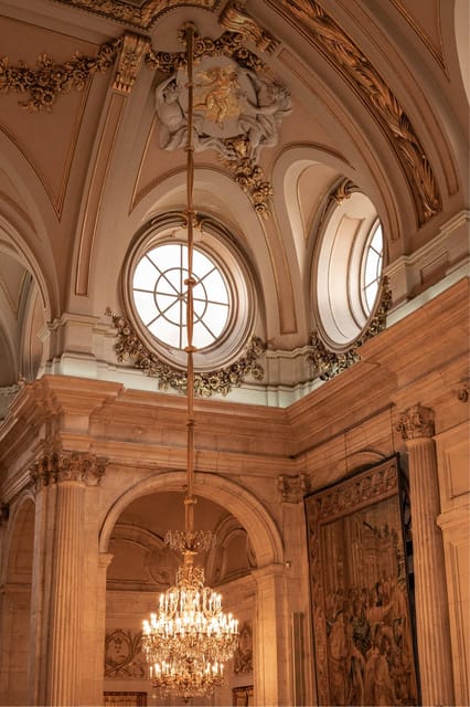 Madrid: The Royal Palace Skip-the-line Guided Tour - What the guide adds to the experience